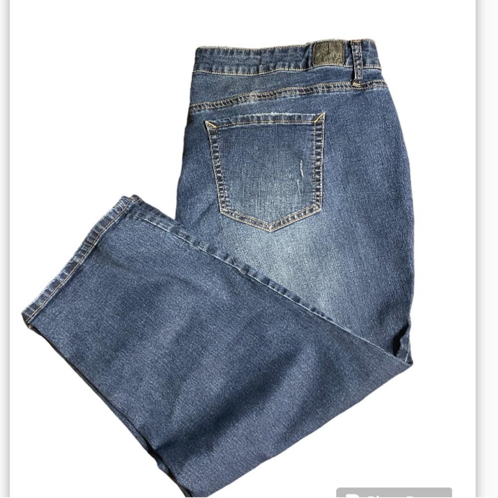 Love indigo lightly distressed, embellished, capris, size 24 plus - Picture 2 of 15